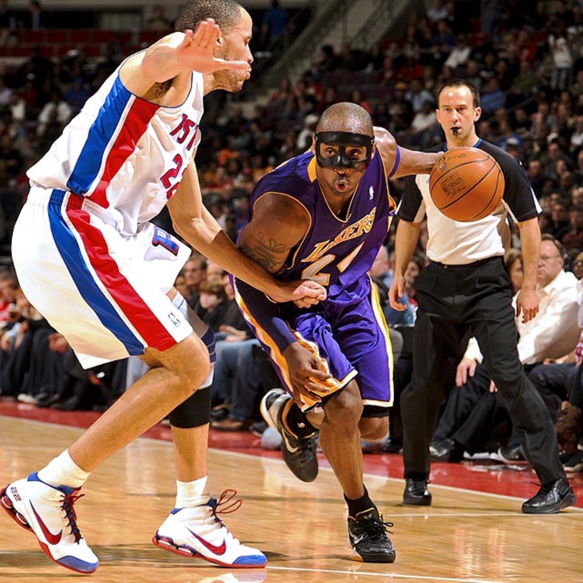 kobe_black_mask.jpg